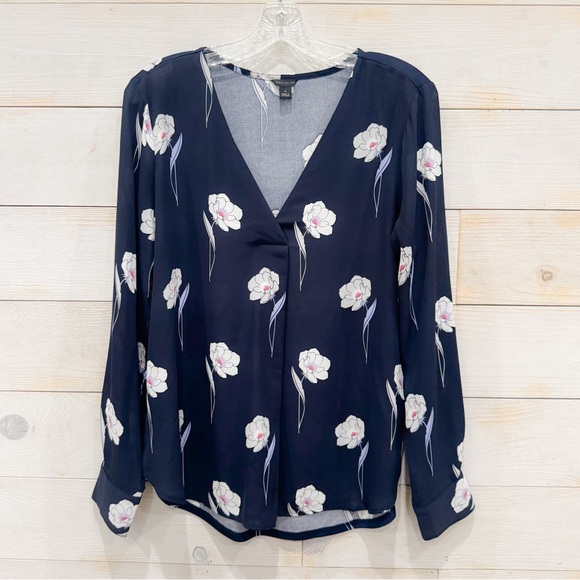 Ann Taylor flowy floral long sleeve top ❤️ - Picture 2 of 6